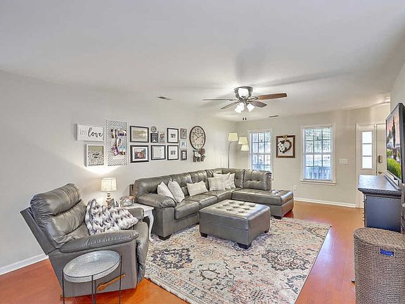 3rd image of 8645 Hickory Creek Ln