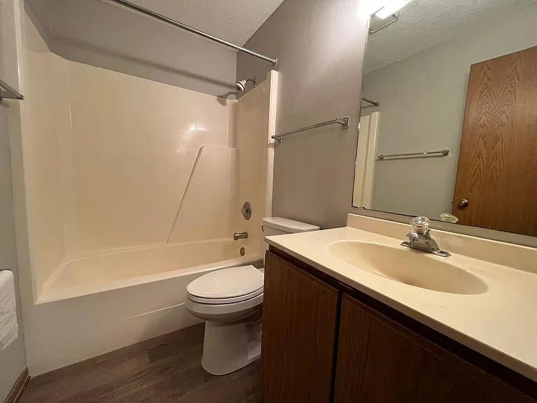 Green Arbor Commons — Photo 11