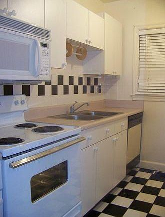 Kitchen, with microwave and dishwasher