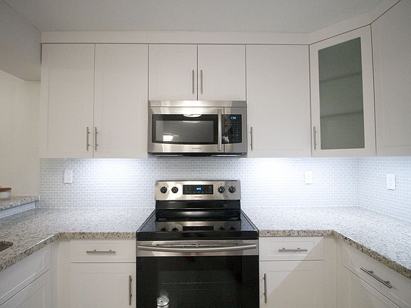 4th image of 15405 Miami Lakeway N APT 203