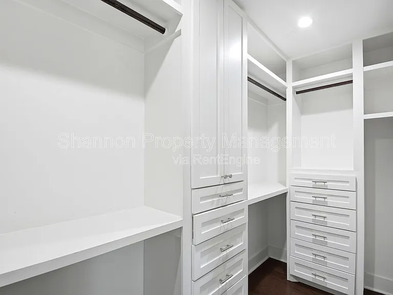 2207 Saxon Dr — Photo 22