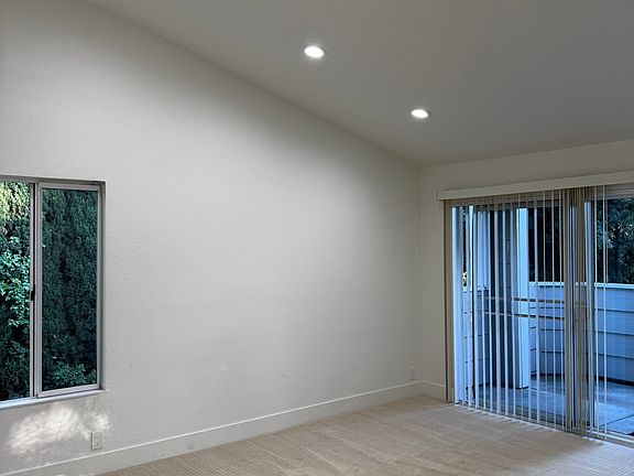 3rd image of 1532 Thornleaf Way