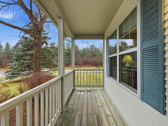3rd image of 197 Catkin Drive