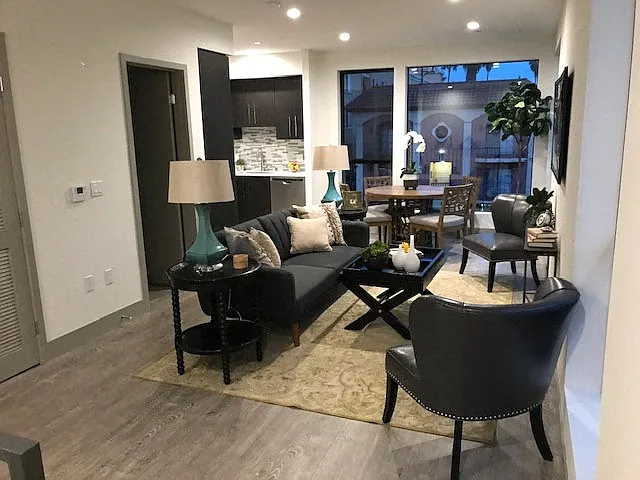 115 S Saint Andrews Pl — Photo 22