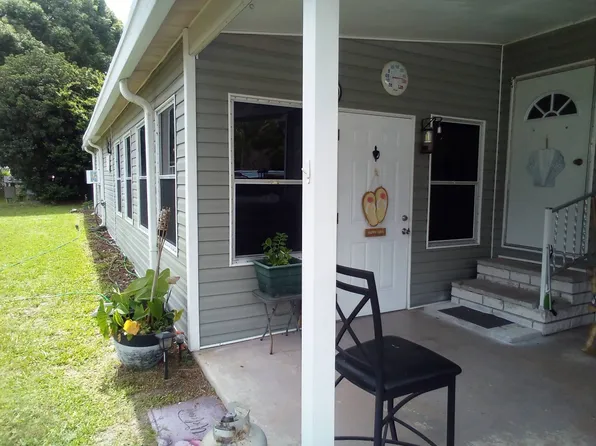 4714 Goldfinch Dr, Zephyrhills, FL 33541