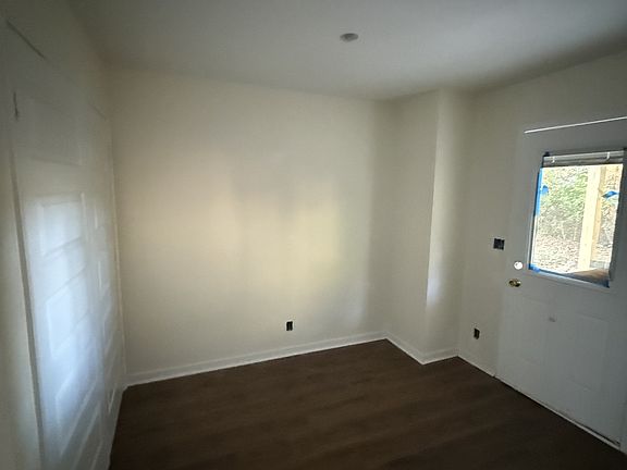 5th image of 1640 Evans Rd