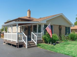 680 N Howard Ave, Elmhurst, IL 60126