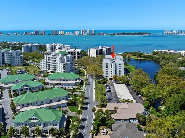 220 Belleview Blvd APT 101, Belleair, FL 33756