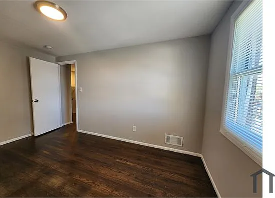 1008 Foxridge Ln — Photo 21