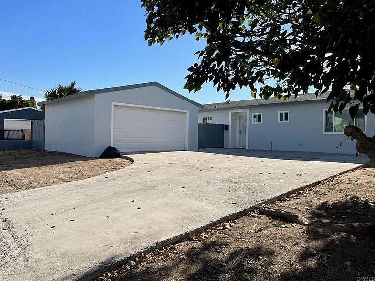 172 Palomar St — Photo 1