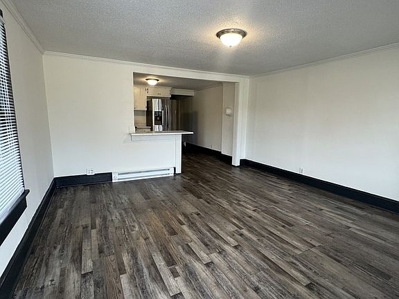 2nd image of 1417 W Bank St