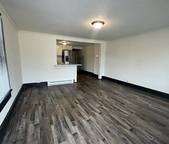 1417 W Bank St — Photo 2