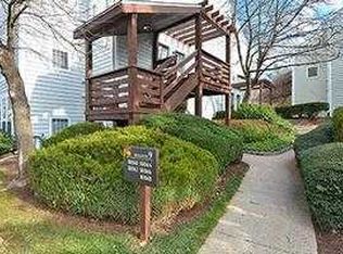10046 Oakton Terrace Rd, Oakton, VA 22124