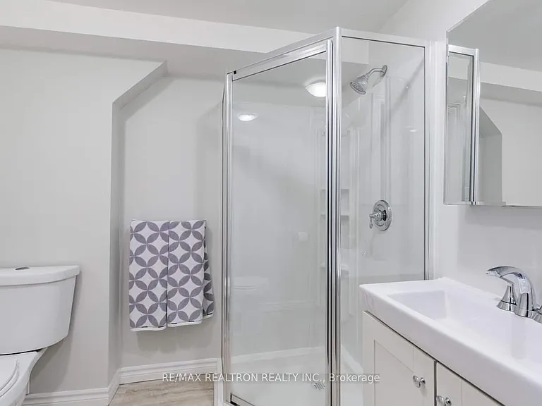 1047 Davenport Rd — Photo 7