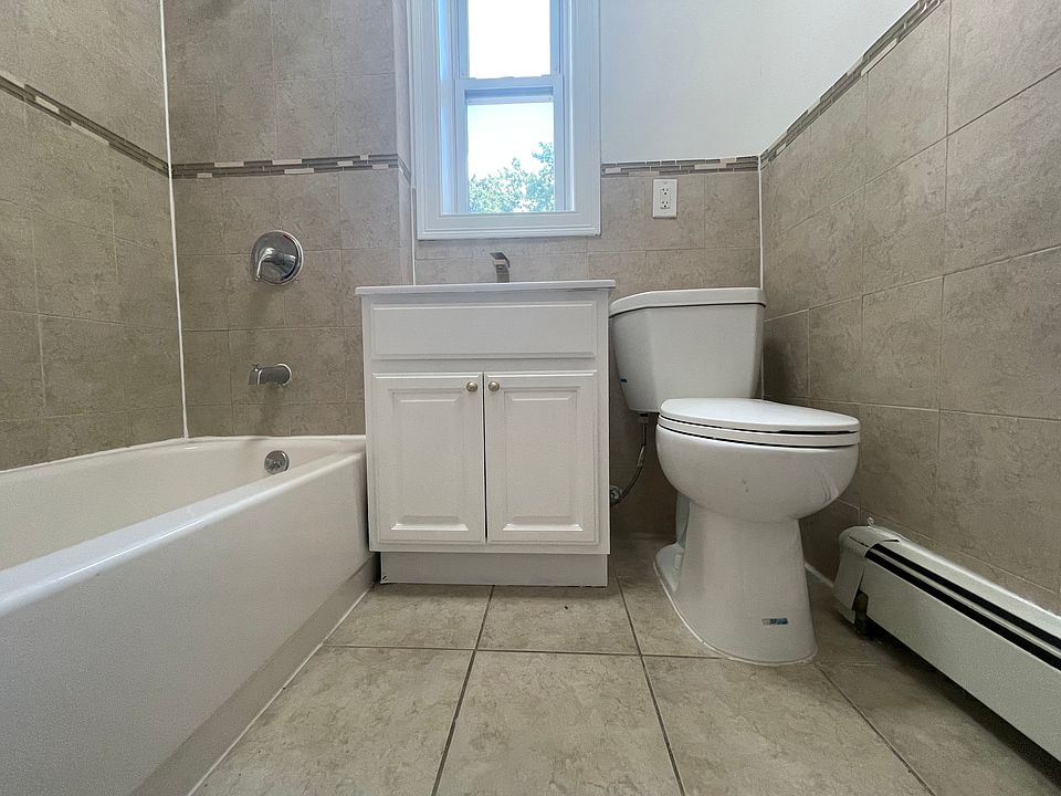 2nd image of 18 Fulton Ave #41E