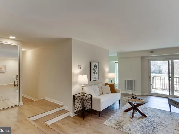 21 Silverwood Cir APT 7, Annapolis, MD 21403