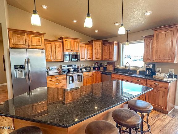 5th image of 502 Granite Dr
