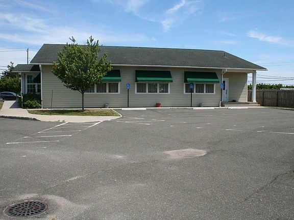2nd image of 1040 Montauk Hwy