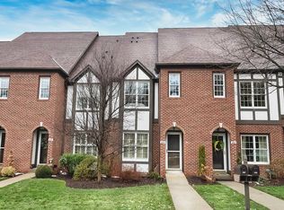 808 Kingsberry Cir, Pittsburgh, PA 15234