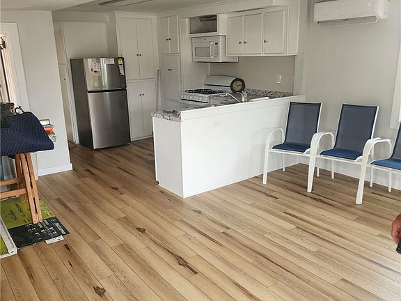 4th image of 4381 Cochran St Space 7