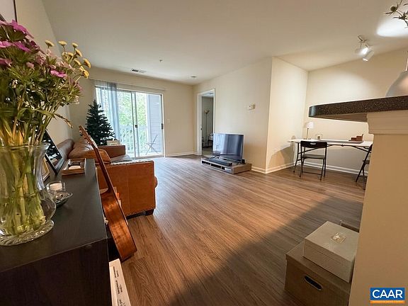 2nd image of 190 Yellowstone Dr APT 203