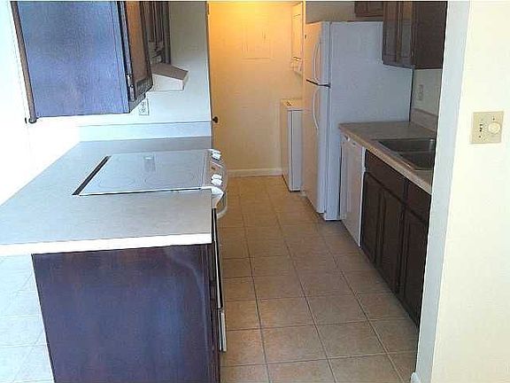 4th image of 8877 NW 28th Dr #42