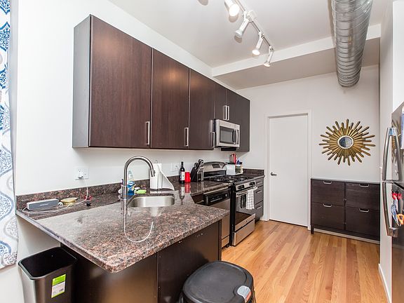 5th image of 1618 N Marshfield Ave #3R