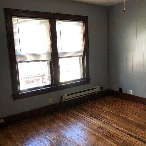 7 N Benton St — Photo 2