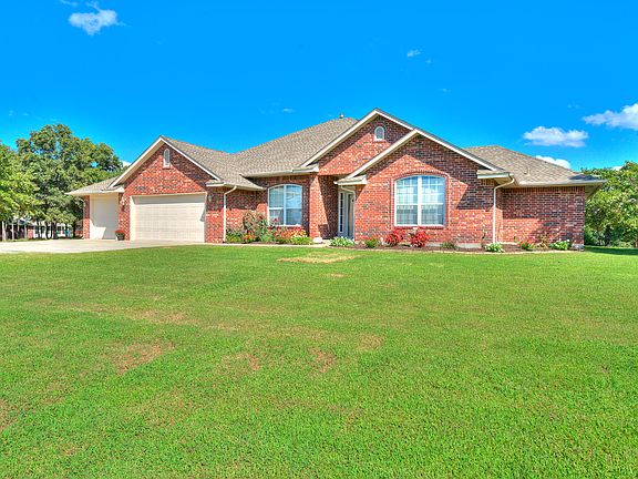 2nd image of 105 Lakeridge Dr