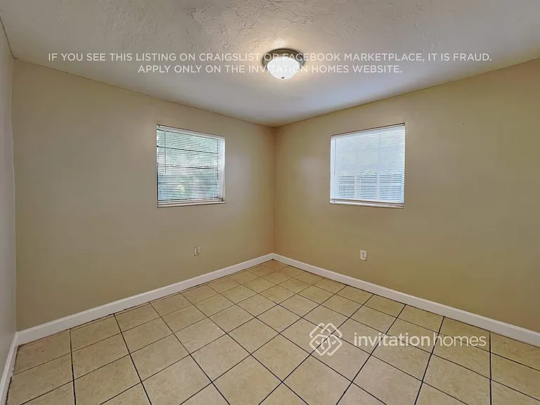 2401 Jamaica Dr — Photo 13