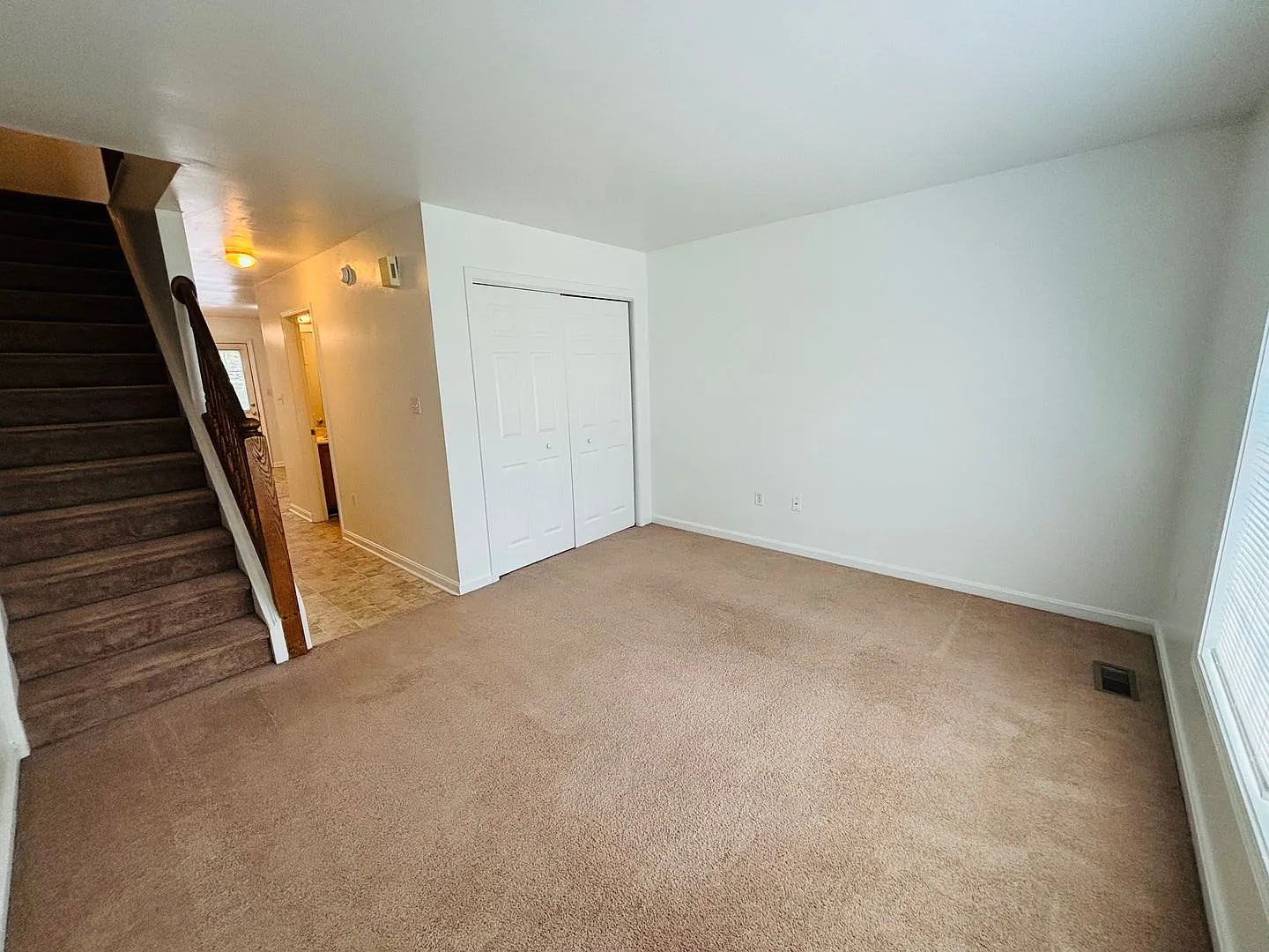 2 Bedroom 2.5 Bathroom Townhouse — Photo 4