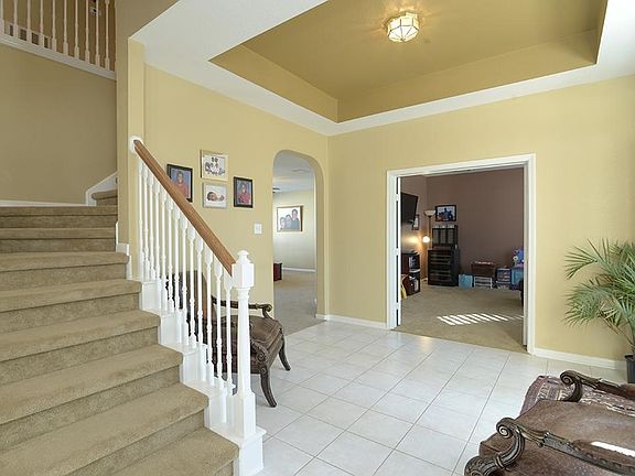 3rd image of 2931 Brookview Dr