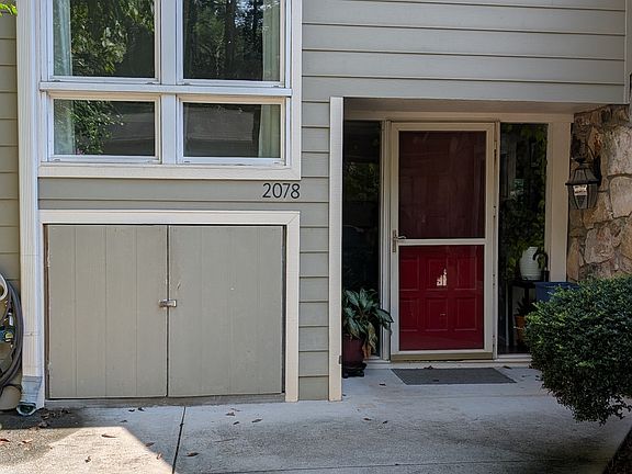 2nd image of 2078 Clairmeade Valley Rd NE