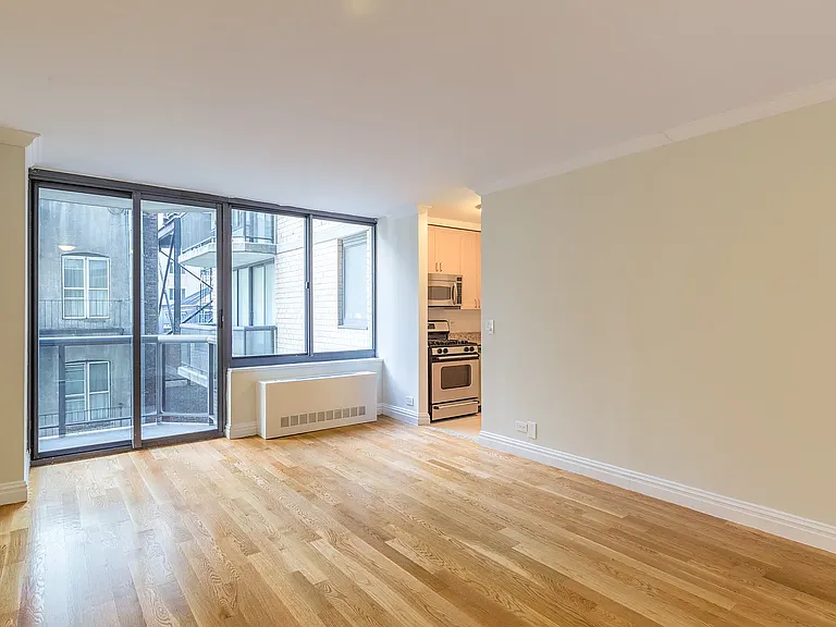 235 W 48th St #14N — Photo 1