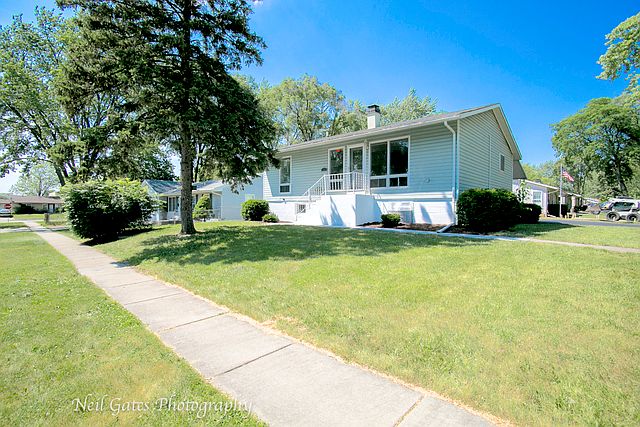1st image of 104 Hickory Dr