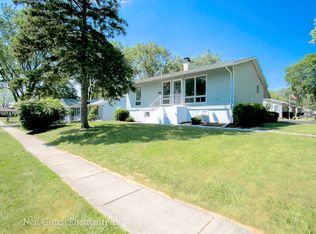 104 Hickory Dr, Streamwood, IL 60107