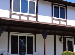 2 Amesworth Ct, Middle Island, NY 11953