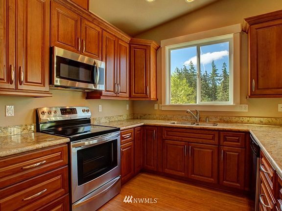 4th image of 646 Joy (lot 24) Street