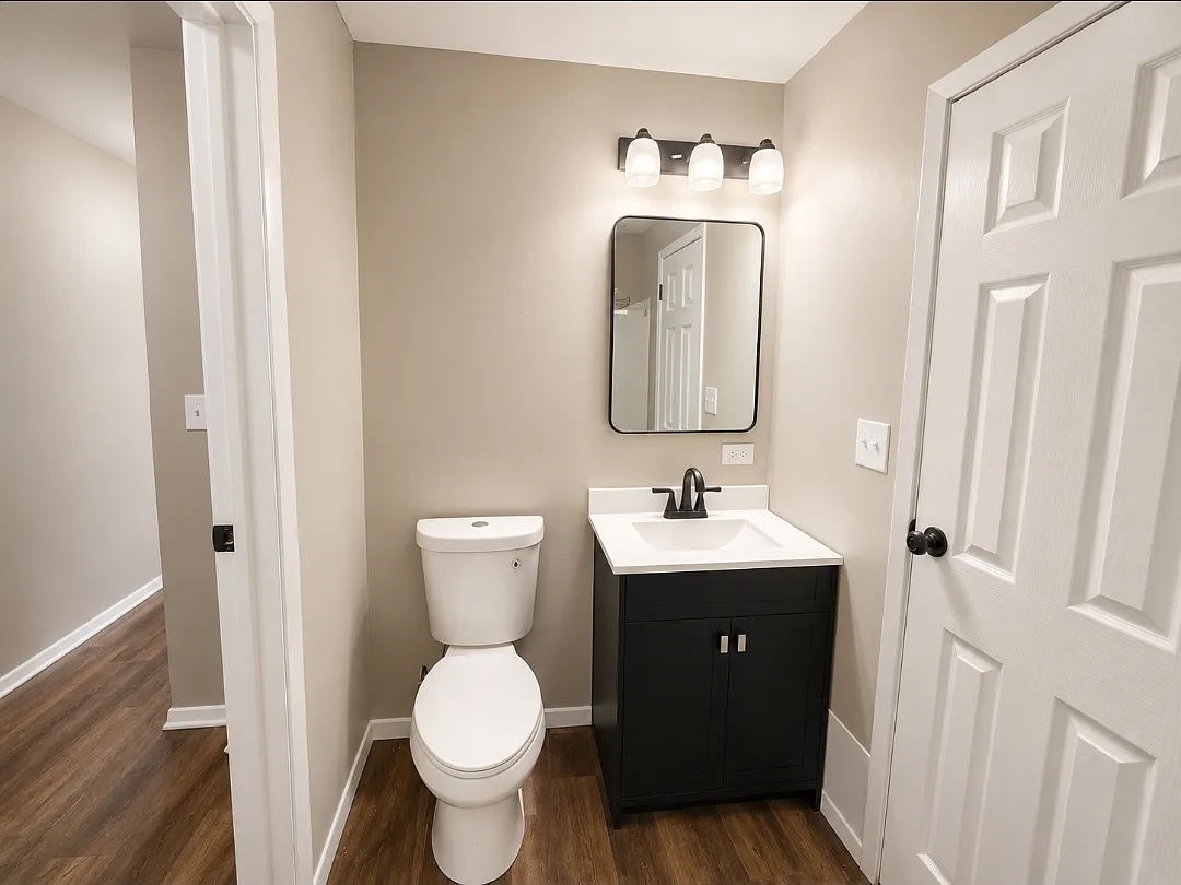 3 bed, 975 sqft, $2,175 — Photo 2