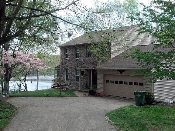 2nd image of 12034 William And Mary Cir