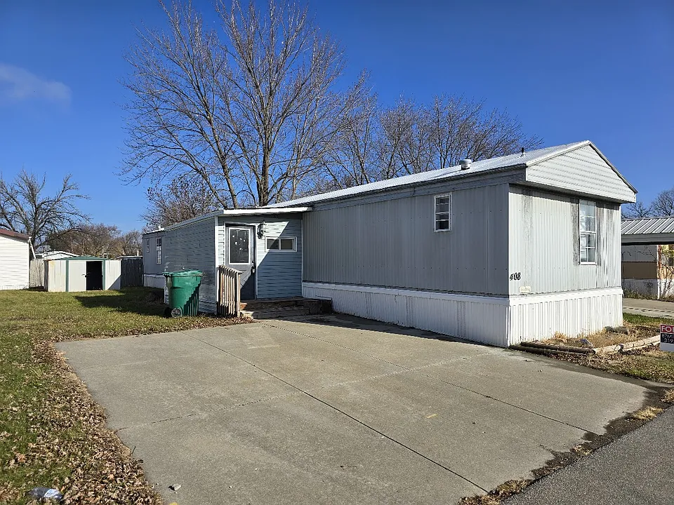 700 W Ridgeway Ave #408