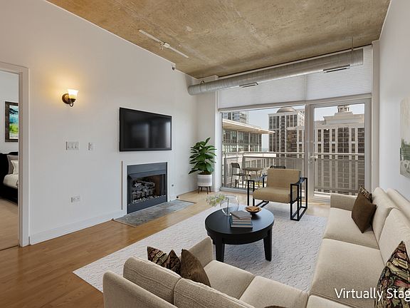 2nd image of 1305 S Michigan Ave APT 1512