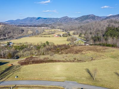 2 Maury Ridge Dr, Buena Vista, VA, 24416