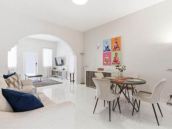 3rd image of 56 Calle F Rdg #3