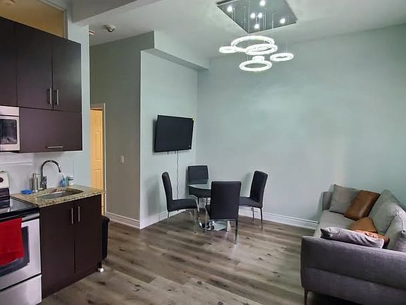4th image of 20 King St E #20B