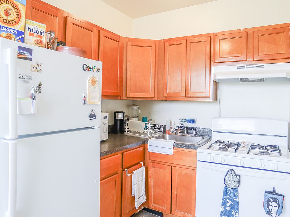 1st image of 1635 W Morse Ave APT 307