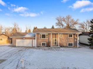 1607 5th St SE, Minot, ND 58701