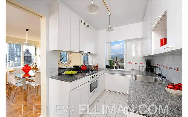 Sold by Douglas Elliman | media 15