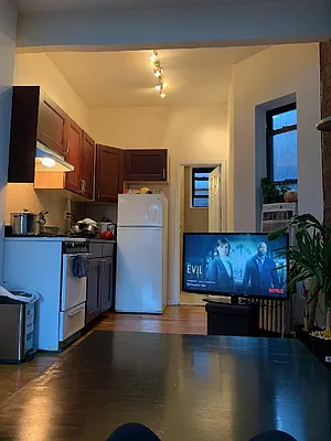 Rented by Chartwell Manhattan Realty | media 6