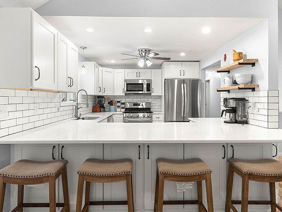 4th image of 54 Central St #54